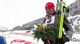 Vítková na stupních vítězek po sprintu v Hochfilzenu