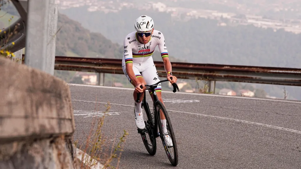Tadej Pogačar v závodě Kolem Lombardie