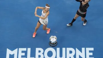 Lucie Šafářová s Bethanií Mattekovou-Sandsovou