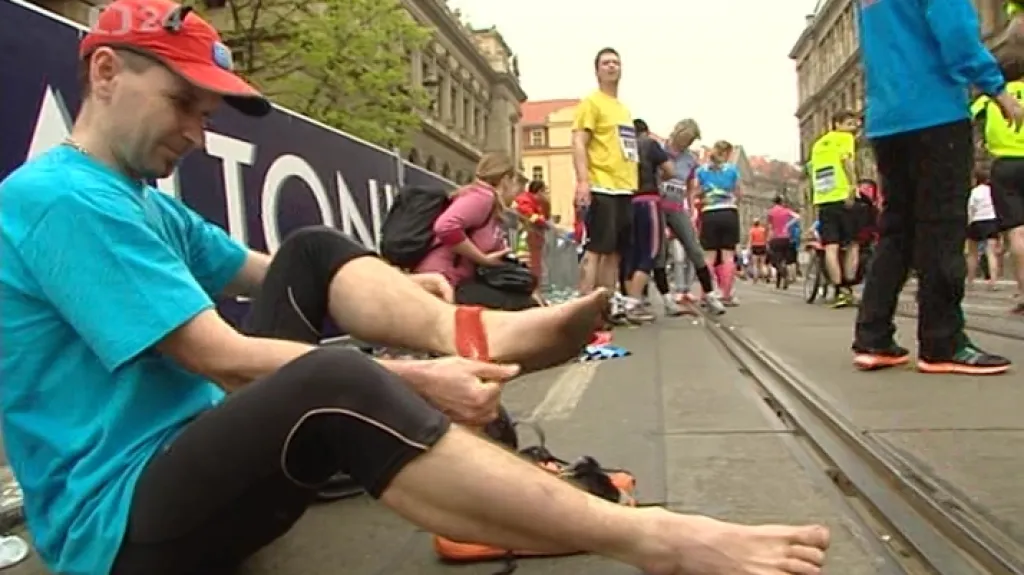 Půlmaraton se dá zaběhnout i bez bot