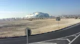 Stadion Lusail v písečném oparu