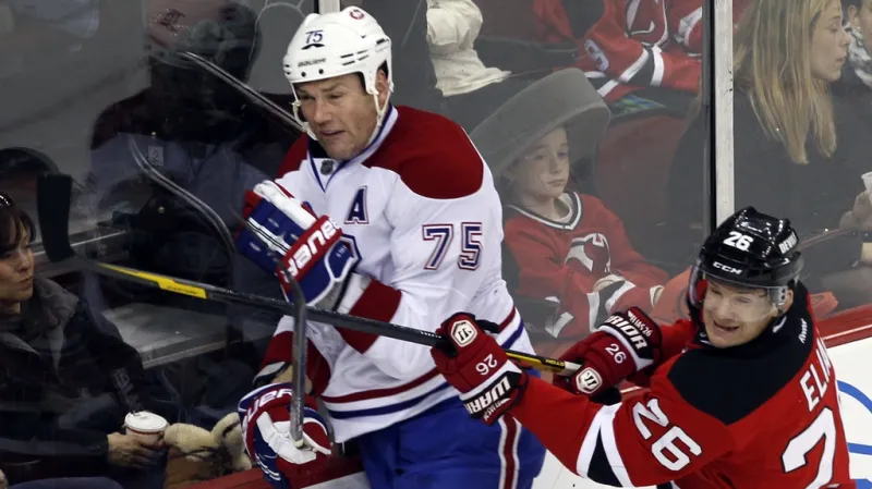 Patrik Eliáš v utkání s Montrealem