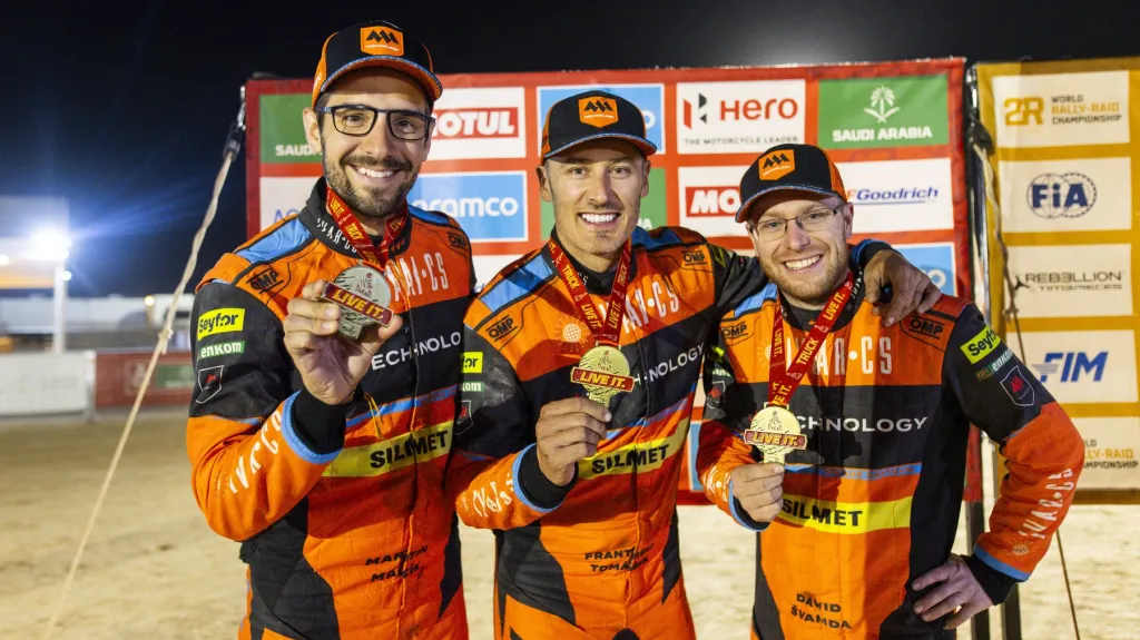 Martin Macík (vlevo) se svým týmem