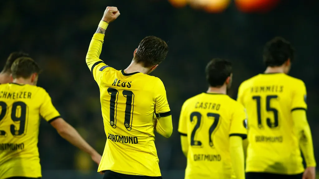 Slavící fotbalisté Dortmundu