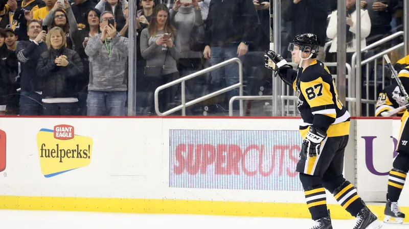 Crosby slaví zisk 1000. bodu