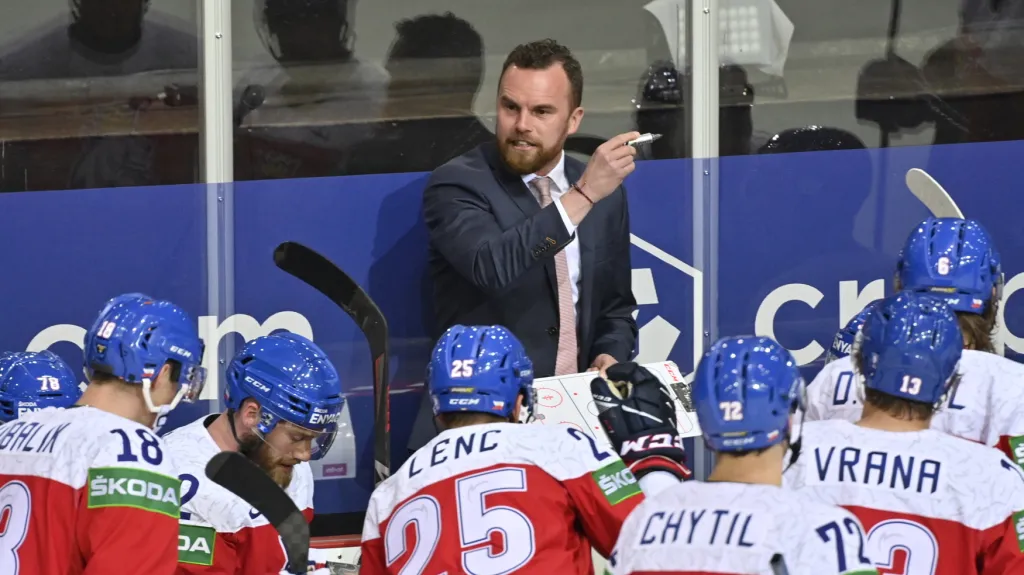 Filip Pešán udílí pokyny