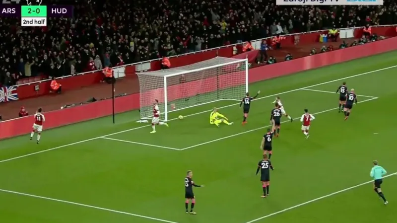 Arsenal deklasoval Huddersfield, Čech si připsal 197. nulu