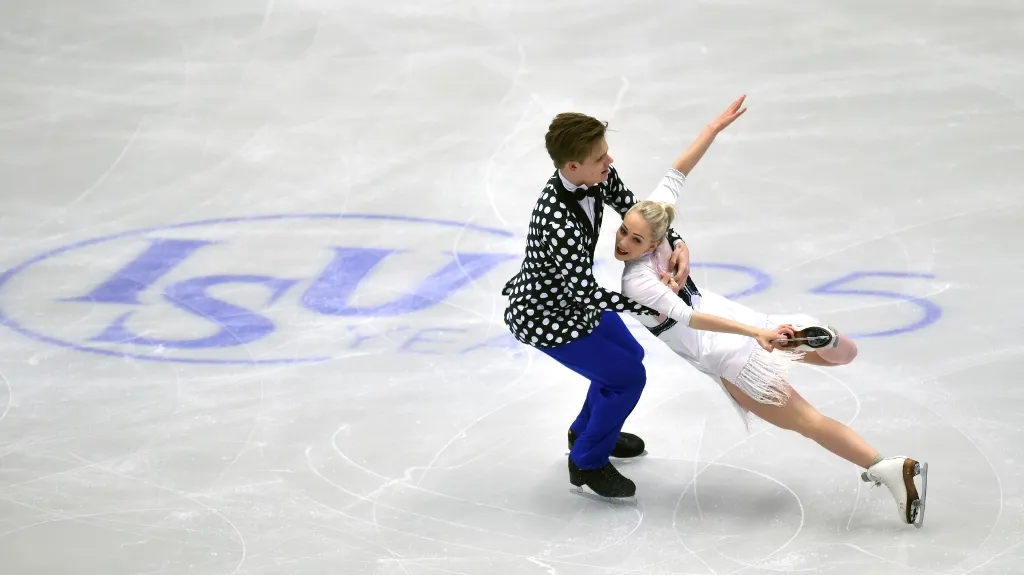 Nicole Kuzmichová a Alexandr Sinicyn
