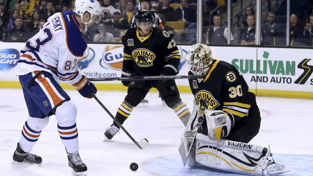 Aleš Hemský v utkání proti Bostonu