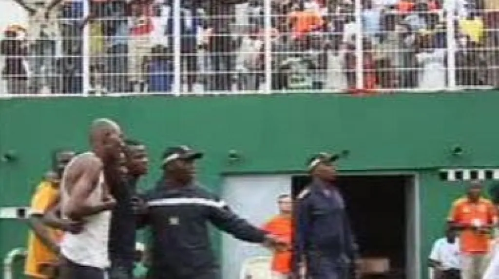 Otřesený fanoušek po tragédii na stadionu