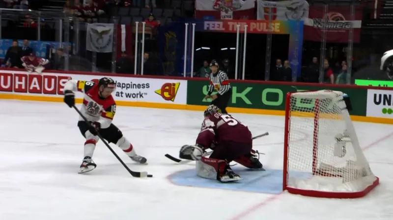 Gól Dominica Zwergera Lotyšsku ihned po opuštění trestné lavice