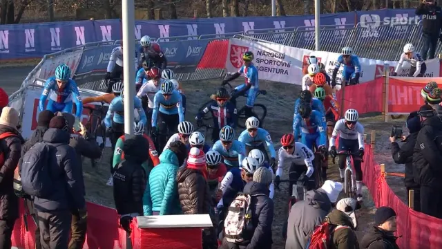 Finiš závodu třiadvacítkářů v Táboře