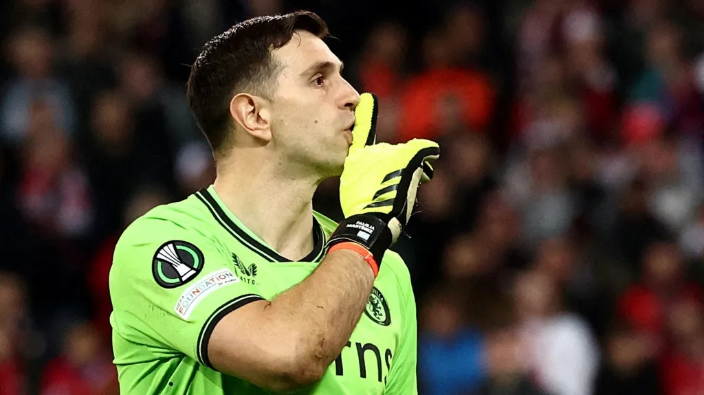 Vzkaz Emiliana Martíneze z Aston Villy fanouškům Lille 