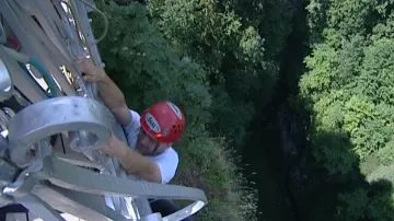 Jan Říha slézá do Macochy