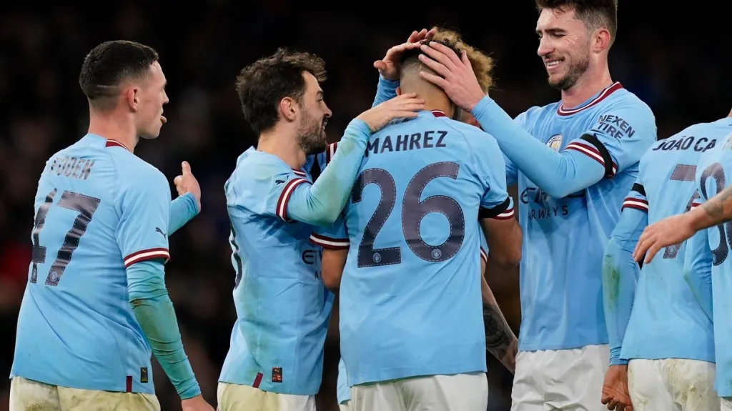Fotbalisté Manchesteru City slaví