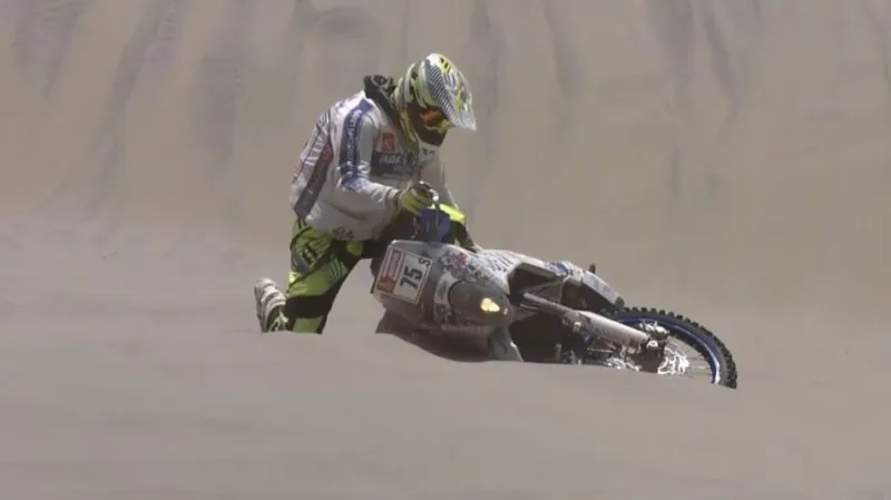 Na Dakaru už nepokračuje motocyklista Lhotský