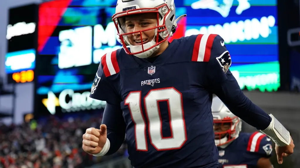 Quarterback New England Patriots Mac Jones