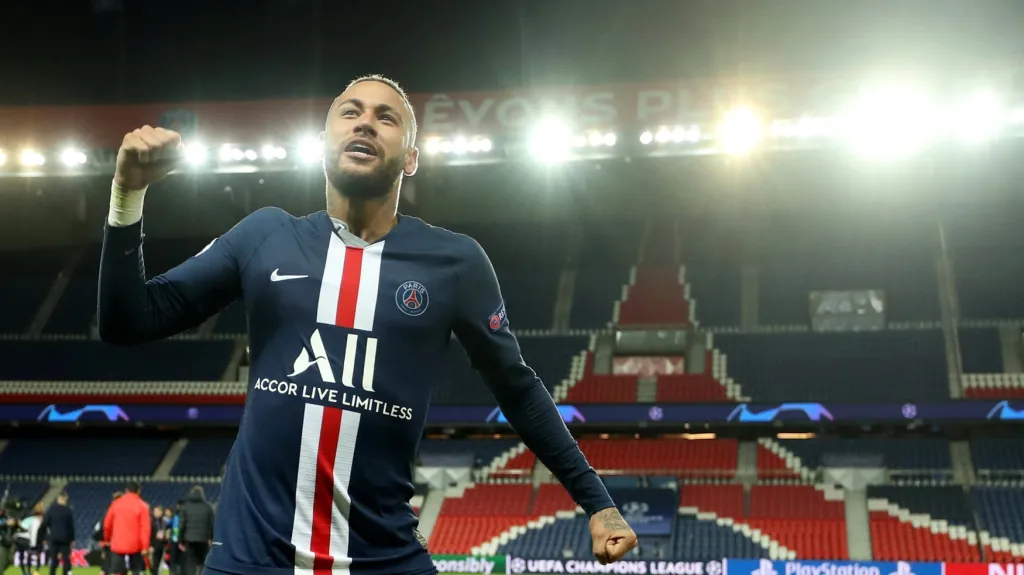 Neymar se raduje z postupu PSG do čtvrtfinále LM