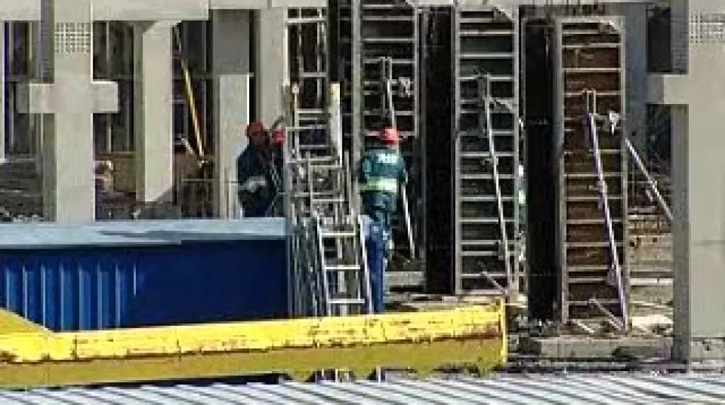 Staveniště multifunkční haly v Karlových Varech