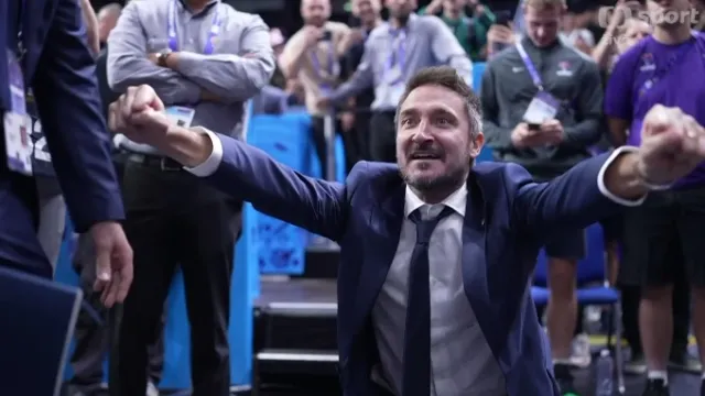 Klíčový italský nástup a emotivní oslava trenéra Pozzecca