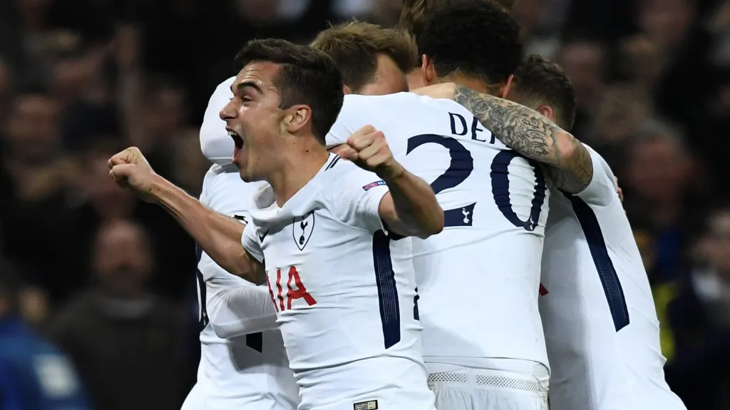 Slavící hráči Tottenhamu