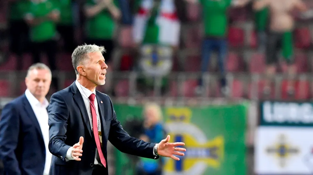 Trenér Jaroslav Šilhavý v přípravném utkání se Severním Irskem