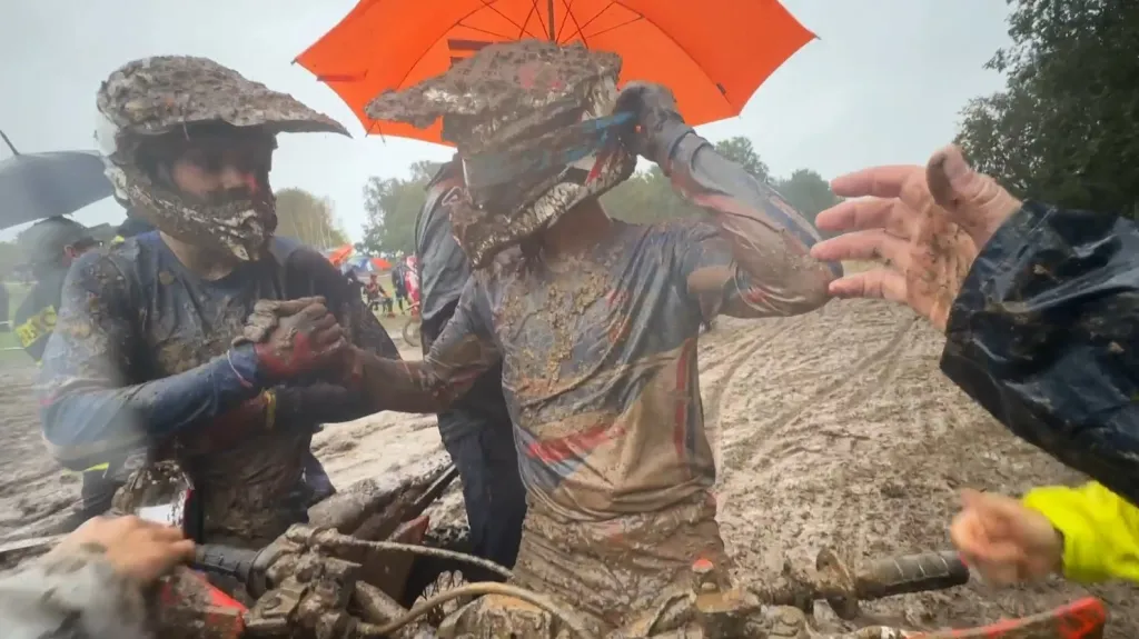 Trophy tým dojel na deštivé a blátivé Šestidenní pátý