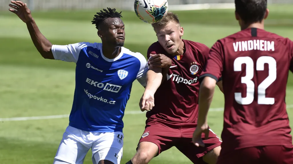 Emmanuel Tolno z Táborska a Dominik Plechatý ze Sparty