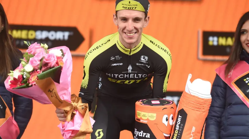 Simon Yates vyhrál v pohoří Gran Sasso d'Italia