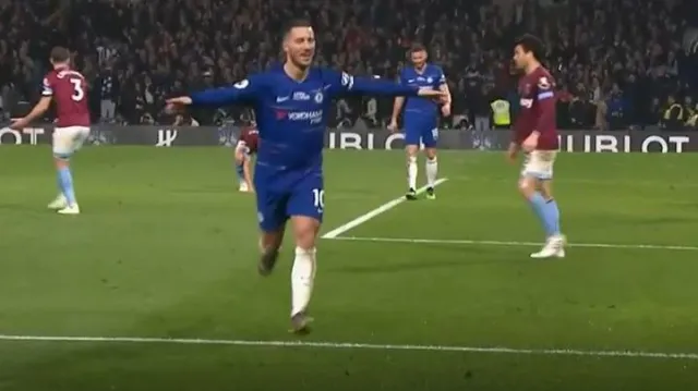 Výhru Chelsea nad West Hamem řídil Hazard
