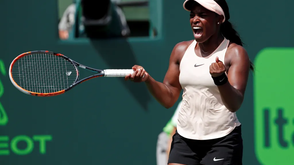 Sloane Stephensová se raduje z vítězství