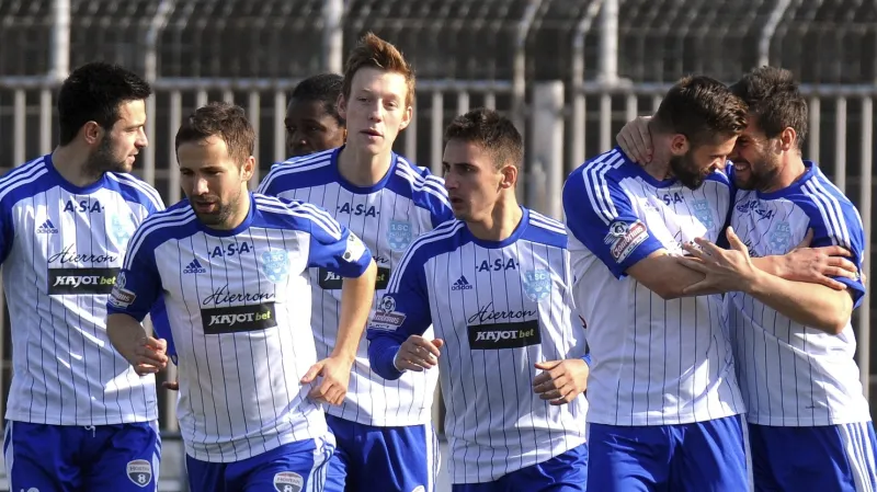 Radující se znojemští fotbalisté