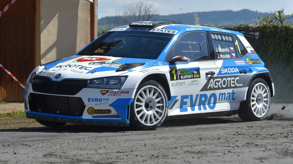 Kopeckého Fabia na trati Rallye Šumava v Čínově