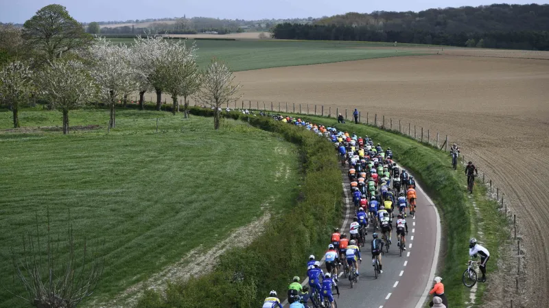Peloton na závodě Amstel Gold Race
