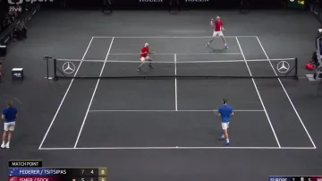 Sestřih utkání Federer/Tsitsipas - Isner/Sock