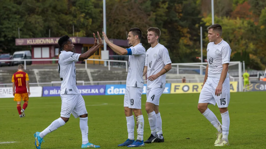 Fotbalisté Vyškova se radují proti pražské Dukle