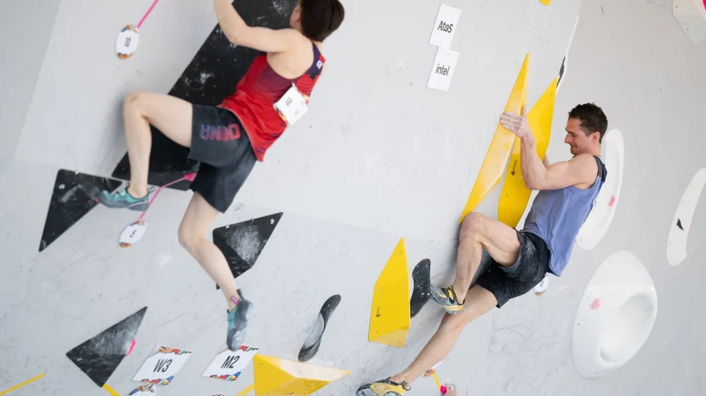 Adam Ondra v semifinále kvalifikace na OH