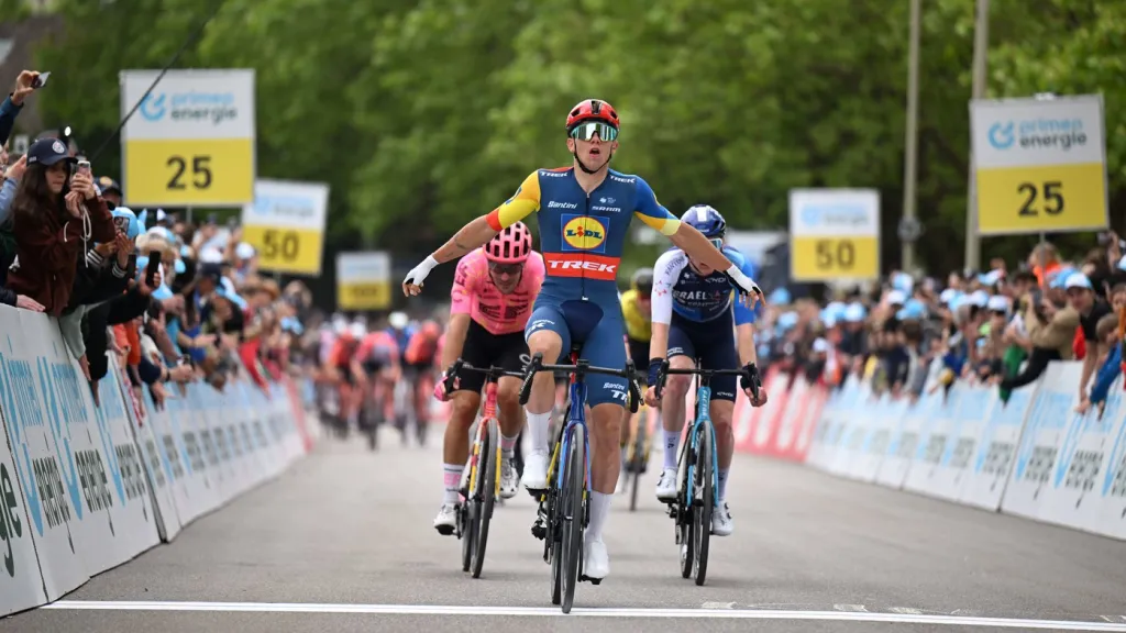 Thibau Nys vítězí v 3. etapě Tour de Suisse