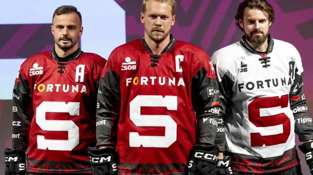 Kapitán Sparty Chlapík a jeho asistenti Horák a Řepík