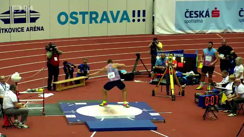 Staněk vrhl v Ostravě osobní halový rekord, Svoboda se zranil