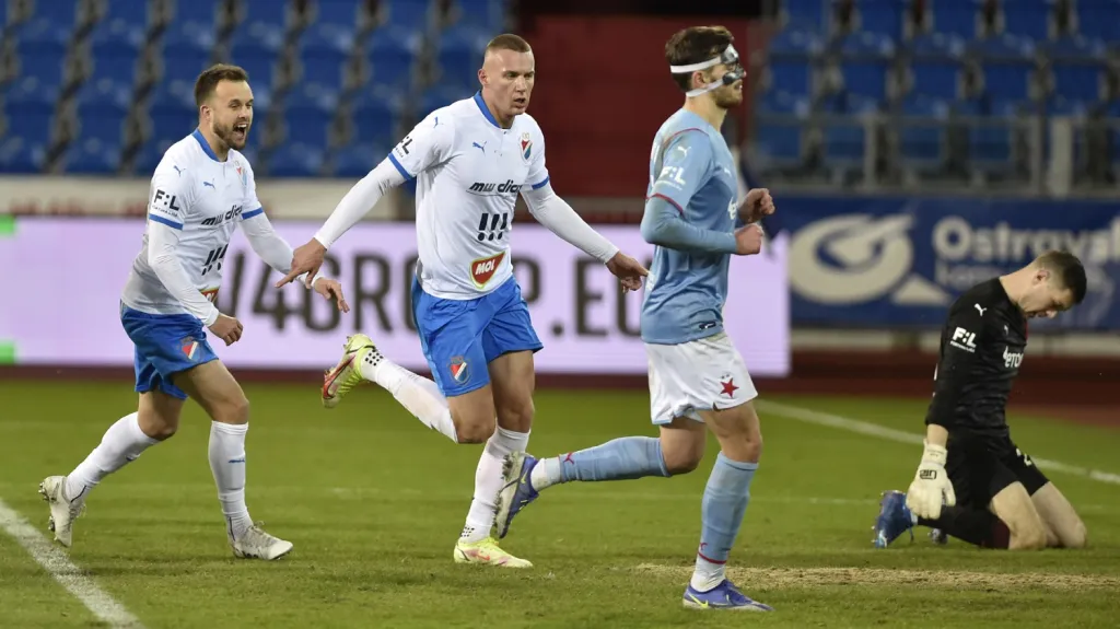 Ladislav Almási se raduje z gólu proti Slavii