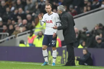 Christian Eriksen (vlevo) a José Mourinho