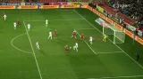 Šance v utkání ČR - Lotyšsko: Procházkova střela (60. min.)