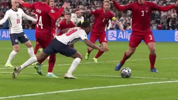 Gól v utkání Anglie - Dánsko: Kane - 2:1 (104. min.)