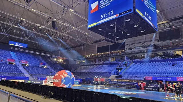 Házenkáři kvůli zpožděnému letu zrušili trénink v zápasové hale