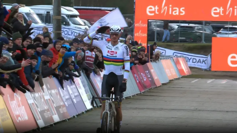 Mathieu van der Poel vyhrál stylem start – cíl