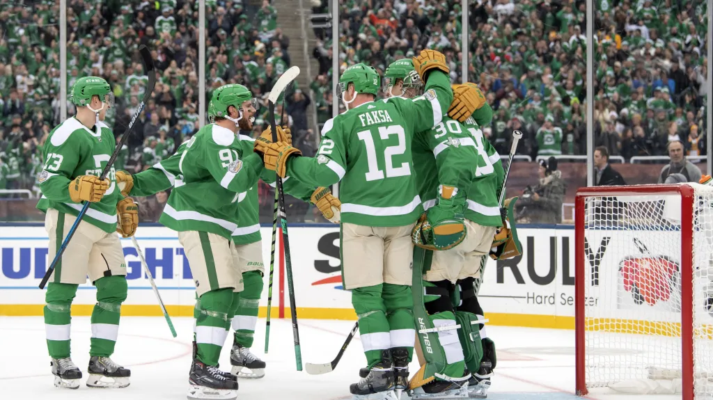 Radek Faksa se spoluhráči