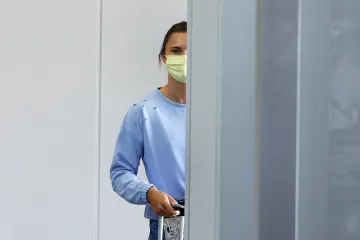 Kryscina Cimanouská opouští Tokio