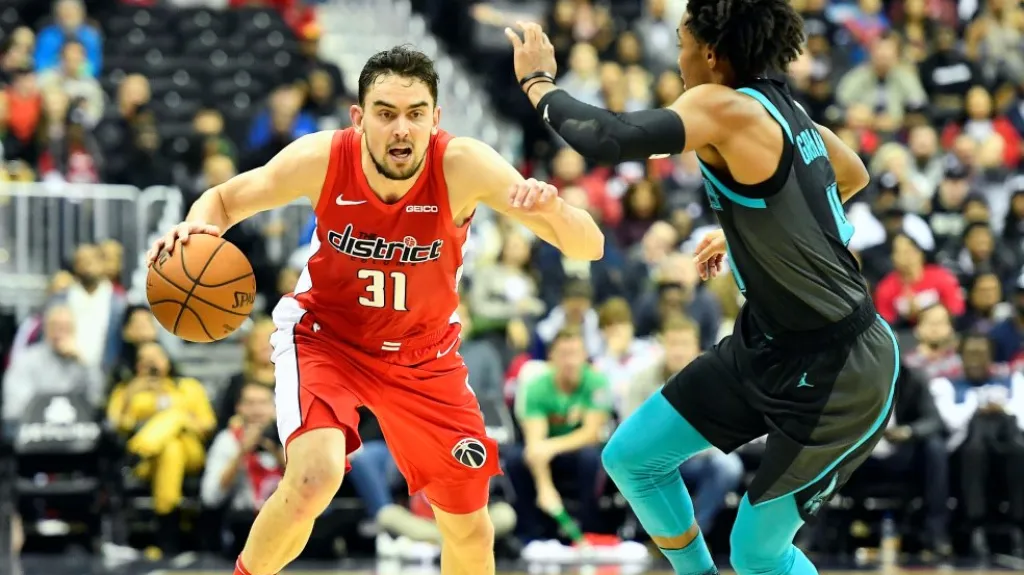 Tomáš Satoranský v utkání proti Charlotte