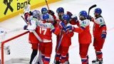 Radost českých hokejistů po vítězství nad Slovenskem